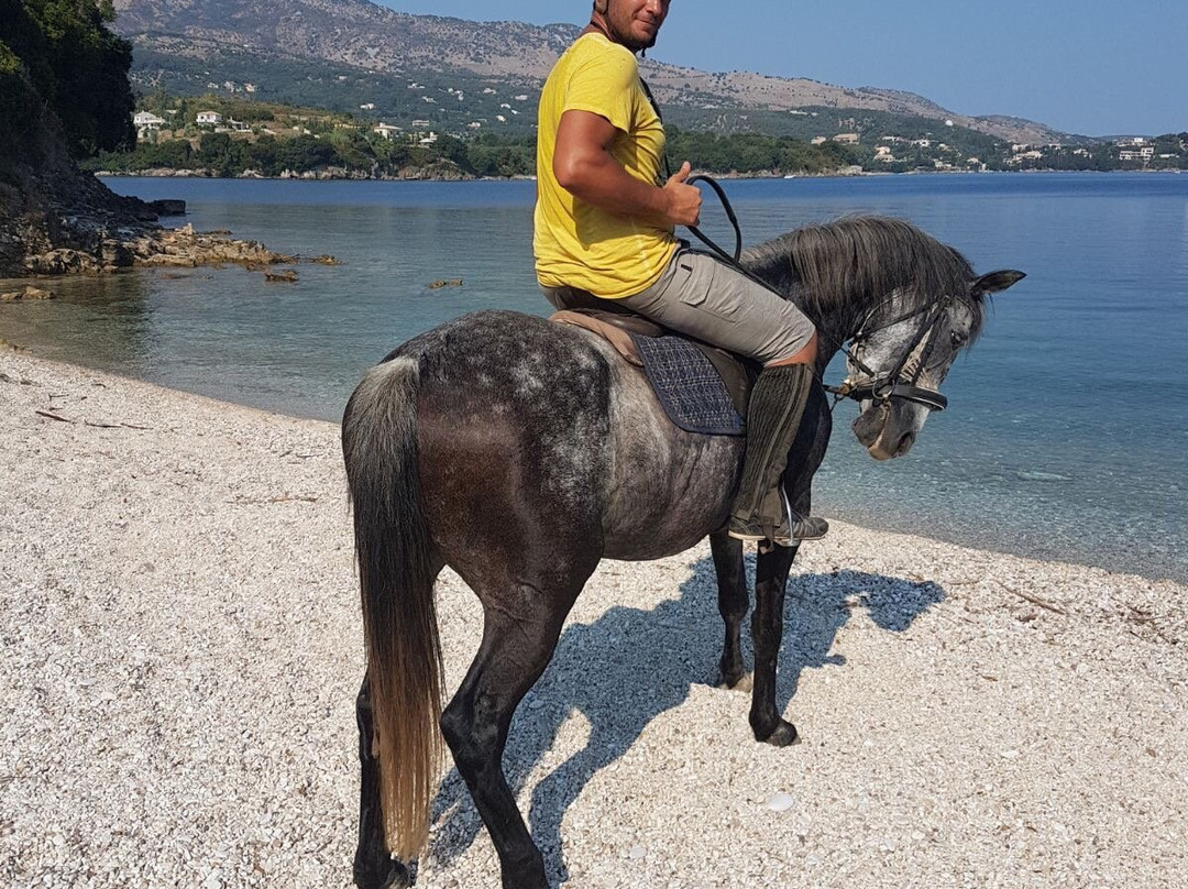 Corfu Riding Centre (Dimitris)ISSOS-Avlaki必去景点