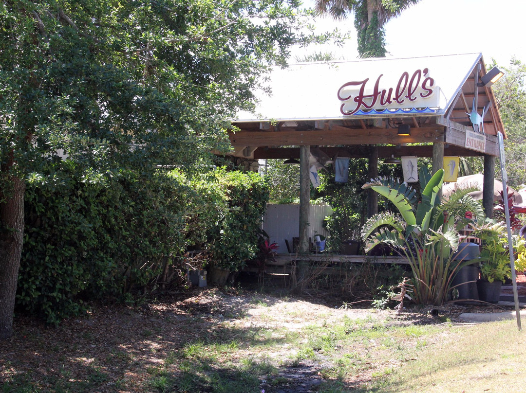 Hull's Seafood Market Restaurant
