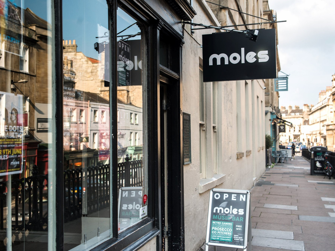 Moles-巴斯必去景点