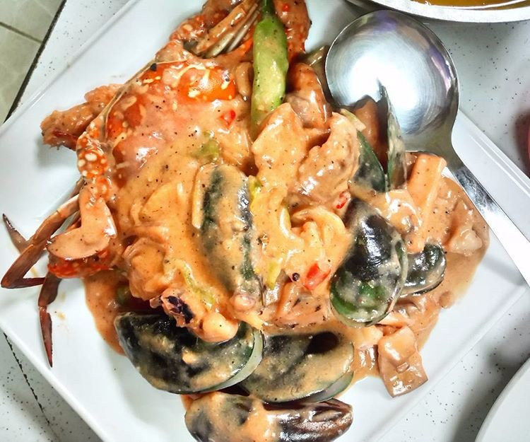 Island Tropic Hotel And Restaurant主图