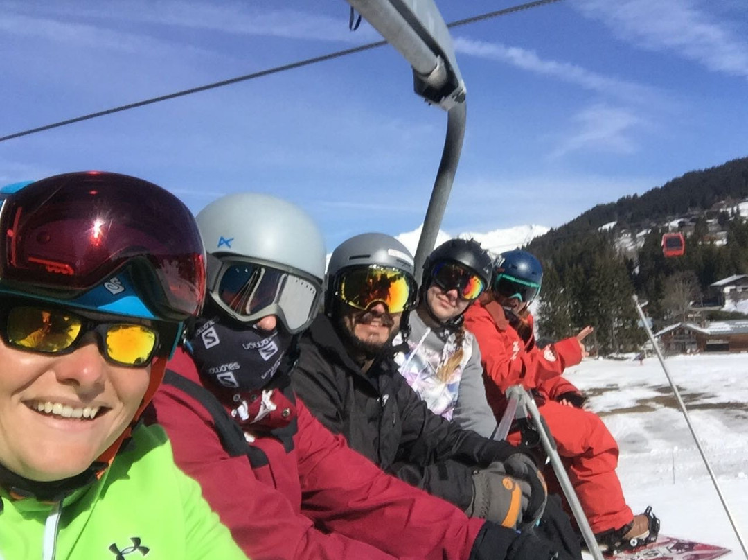 Onyx Snowboard School-莫尔济讷必去景点