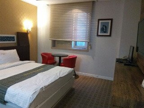 前山商务酒店主图