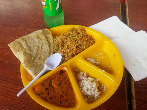 Rajmachi餐馆和美食-Eggsunday