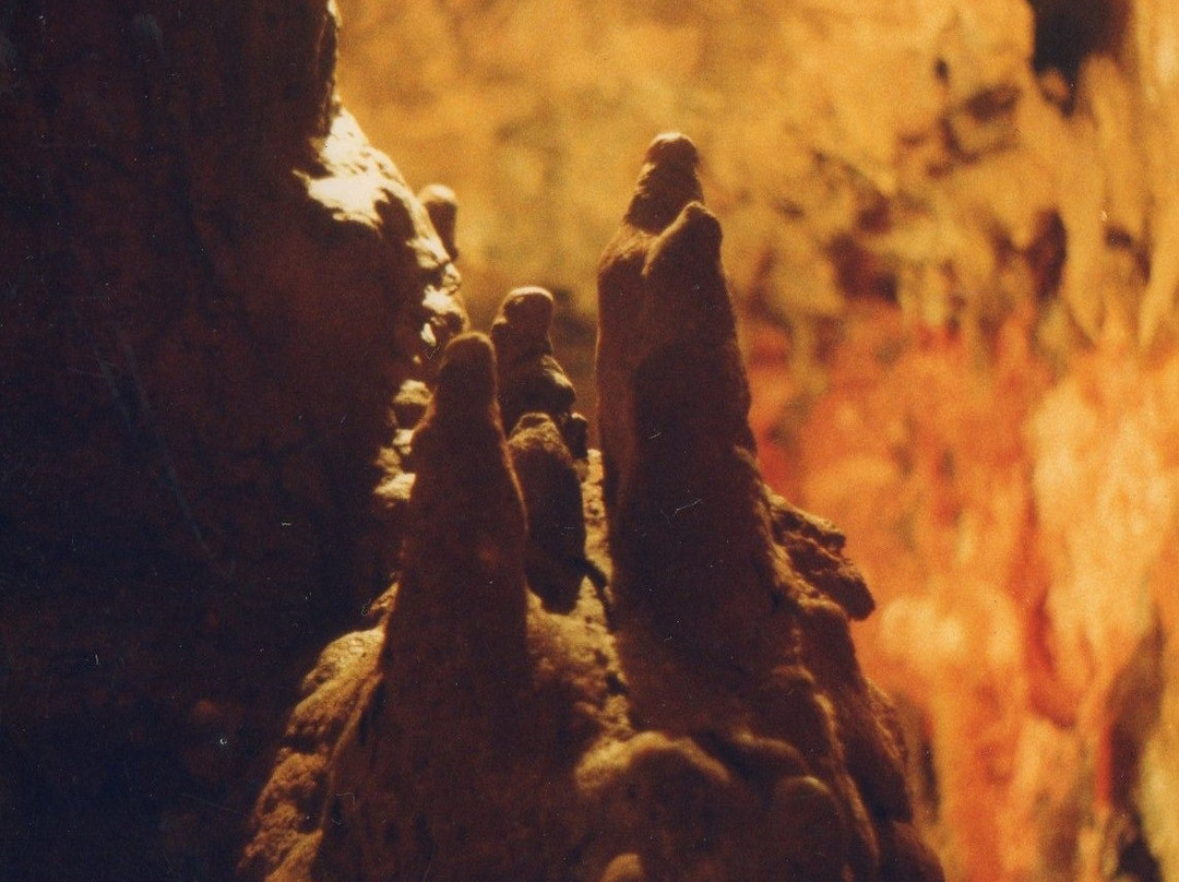 Gruta de Arbedales景点图片