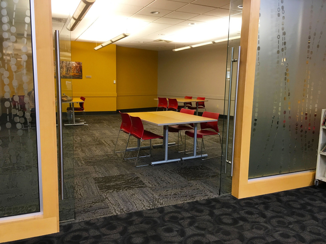 Farr Regional Library-格里利必去景点