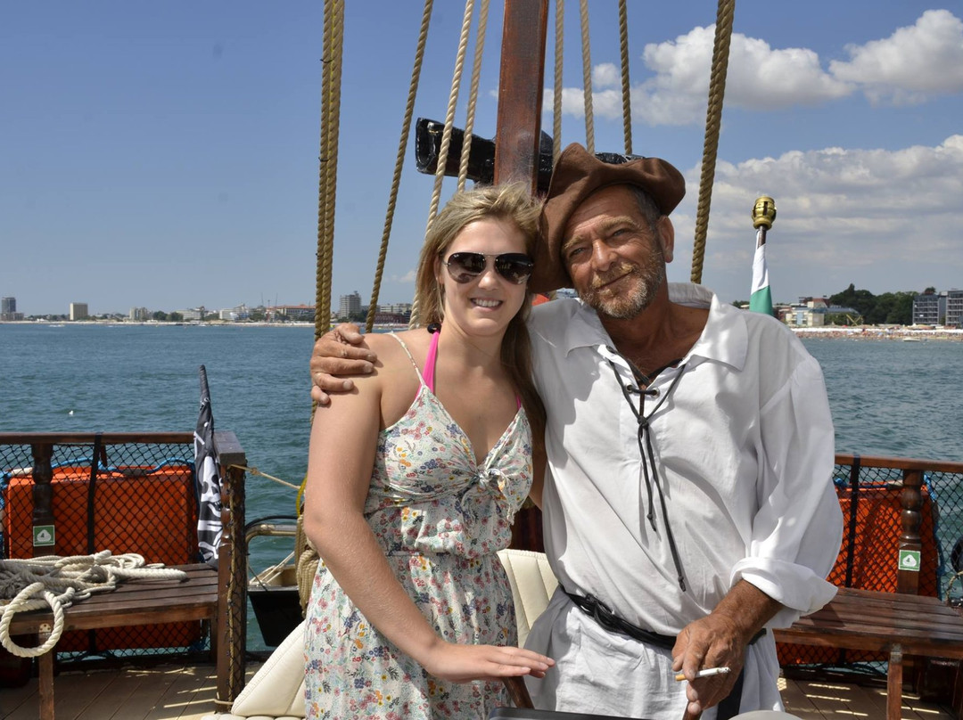 Black Sam Pirate Ship景点图片