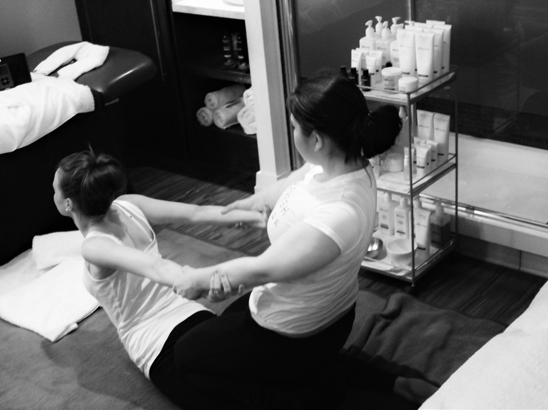 Refresh Massage-爱丁堡必去景点
