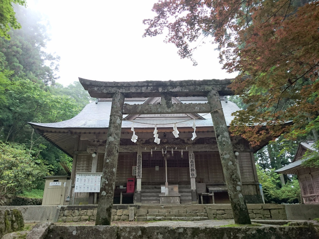 Nishiteru Shrine-美马市必去景点