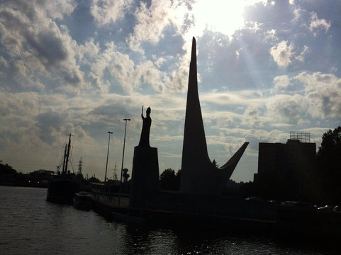 Monument to Immanuel Kant-加里宁格勒必去景点