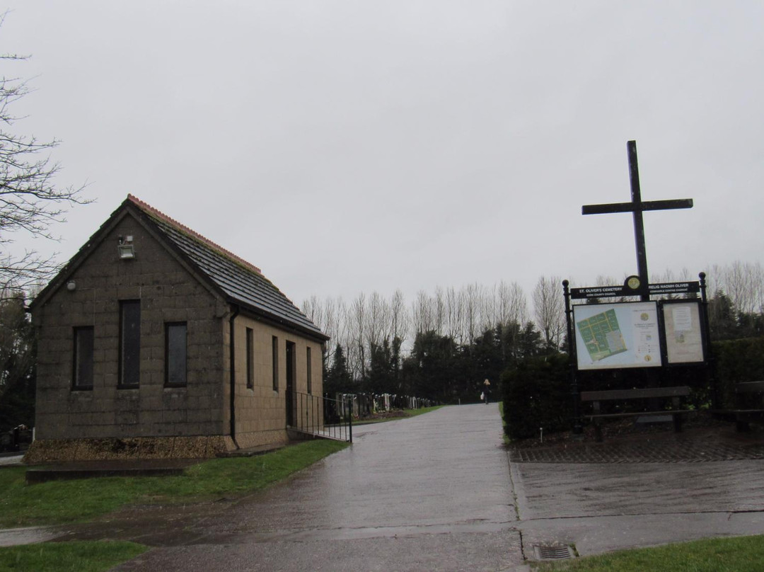 Rory Gallagher Gravesite - St. Olivers Cemetery景点图片