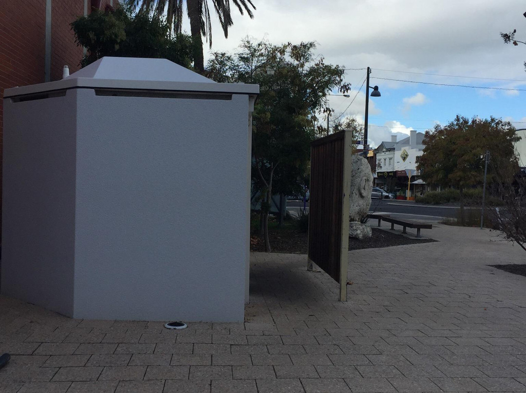 Sir John Forrest Monument