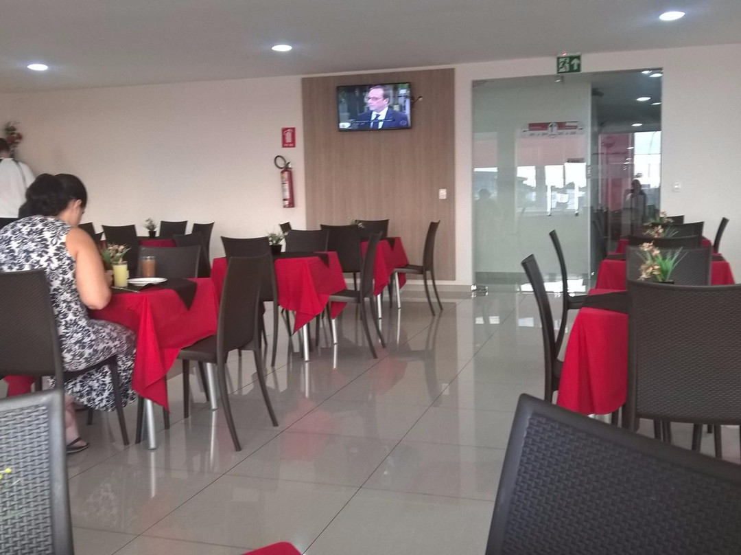 Di Napoli Plaza Hotel主图