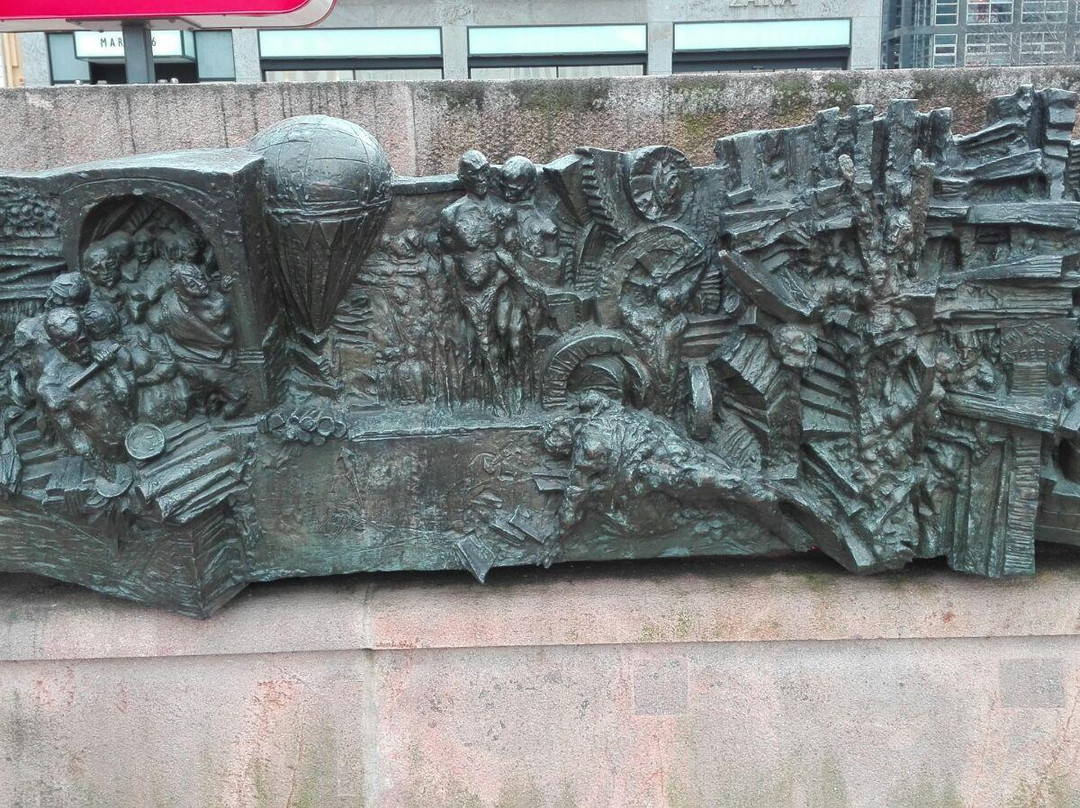 Gedenkrelief zur Würdigung historischer Ereignisse auf dem Markt zu Leipzig-莱比锡必去景点