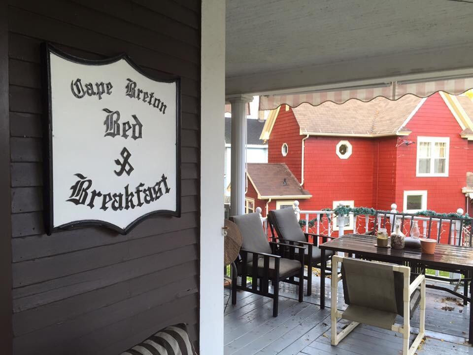 The Gathering House主图