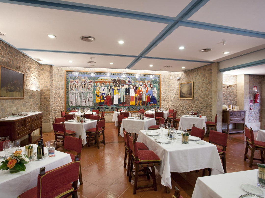 圣多明各德拉卡尔萨达餐馆和美食-Restaurante Parador de Santo Domingo de la Calzada