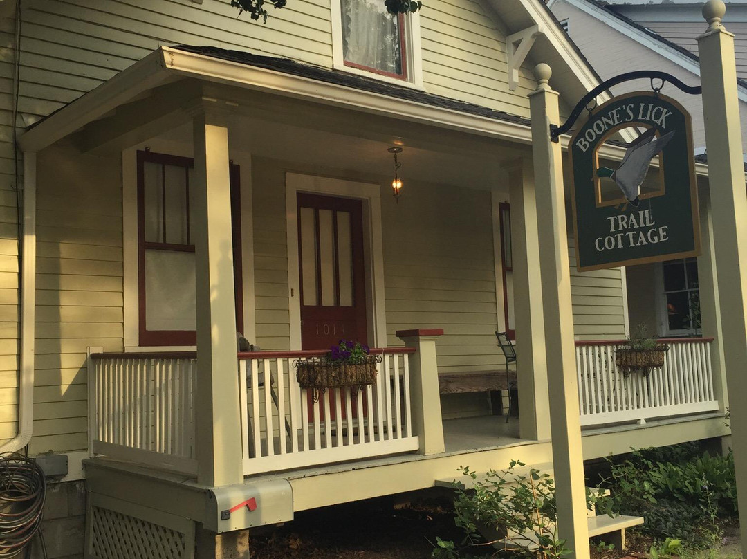 Boone's Lick Trail Inn主图