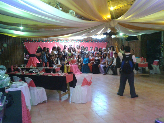 Escosas Bar and Resort主图