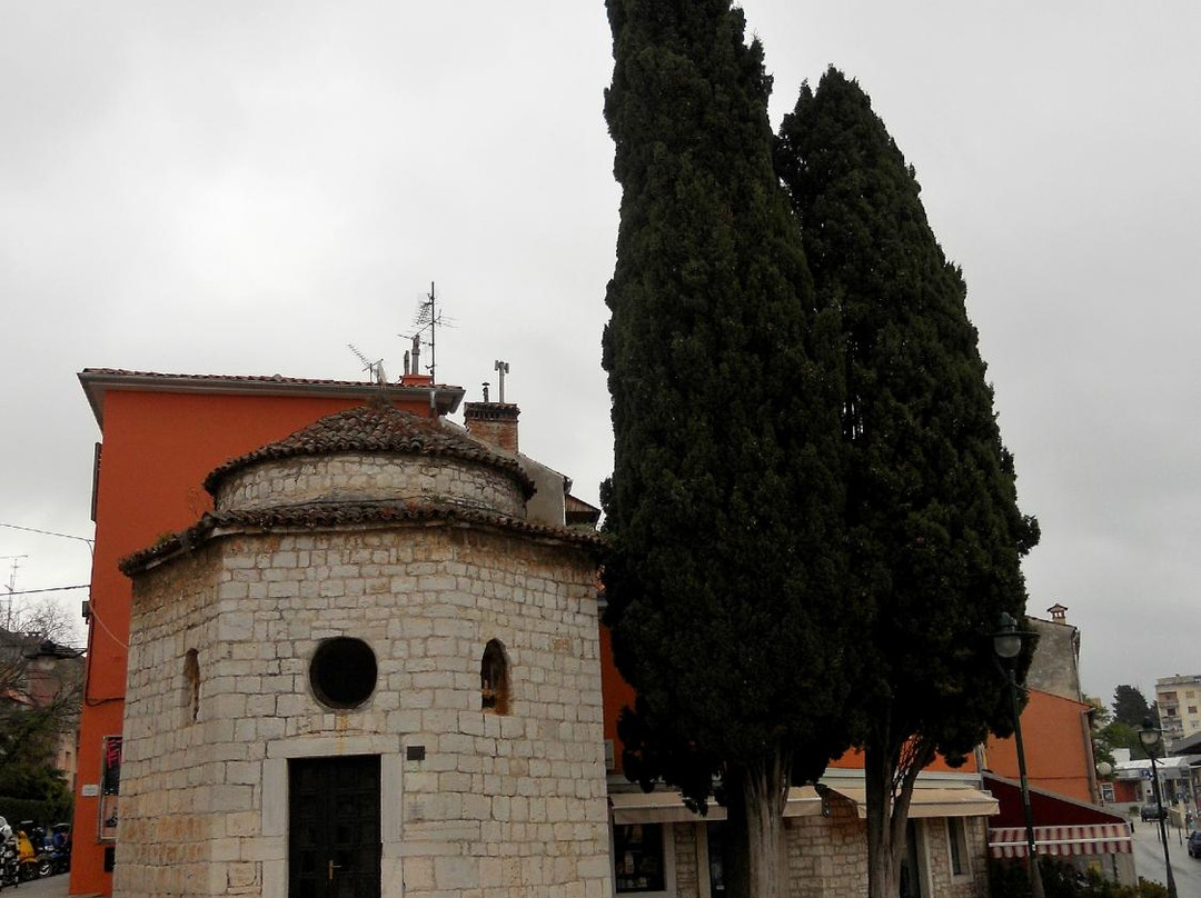 Igreja Romanica Da Santissima Trindade-罗维尼必去景点
