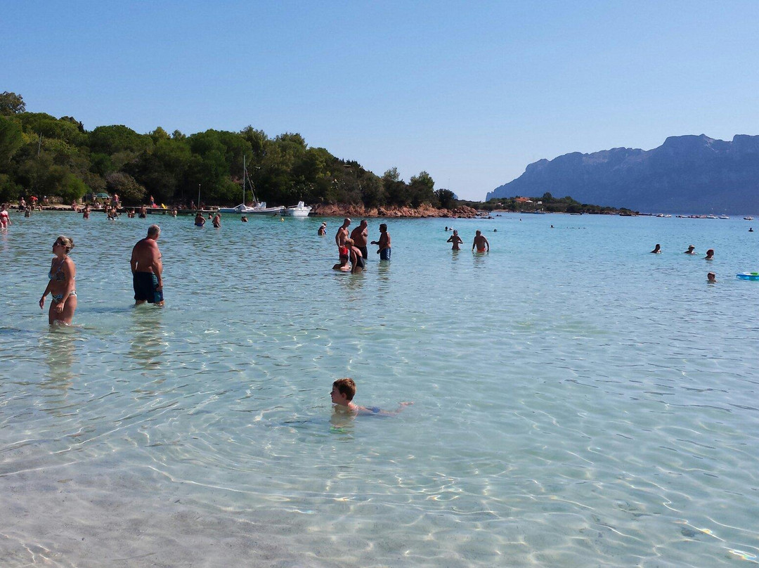 Porto Istana Beach-奥尔比亚必去景点
