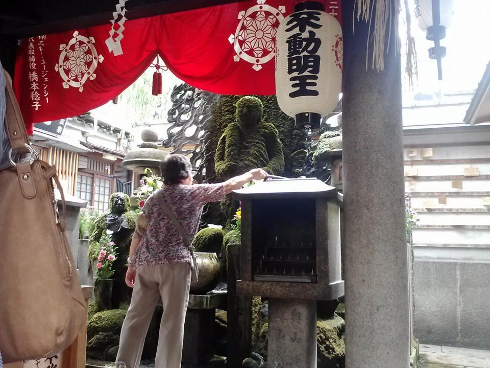 Hozenji Temple景点图片