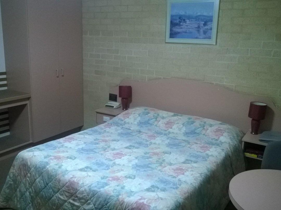 布雷尼中央汽车旅馆