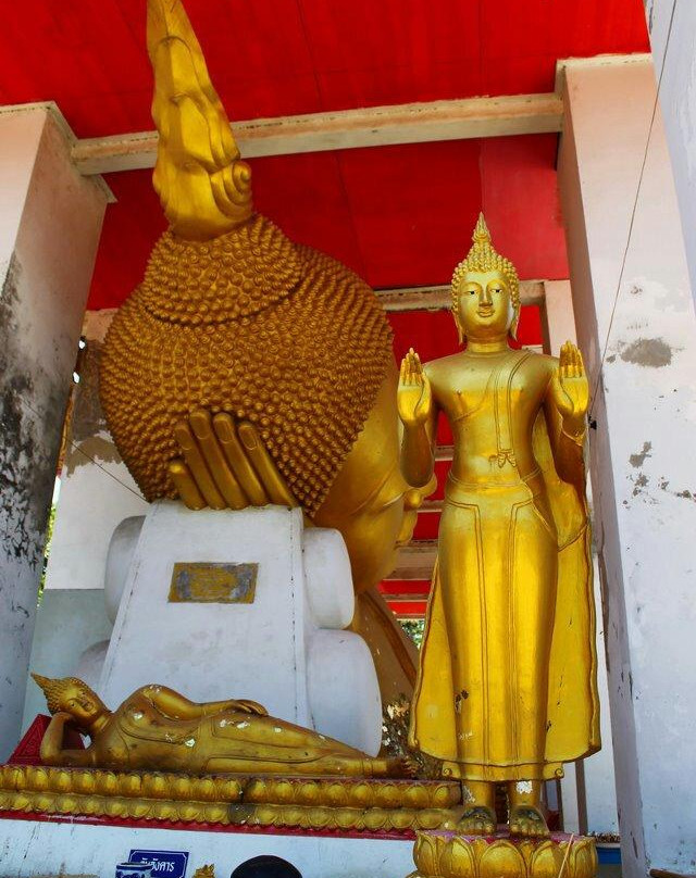 Wat Ratchapaksi (Nok)-红统必去景点