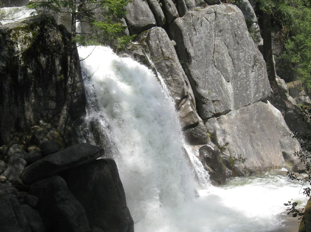 Chilnualna Falls-优胜美地国家公园必去景点