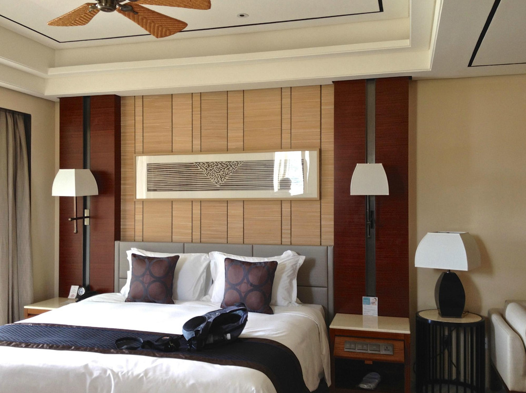 三亚中心皇冠假日酒店主图