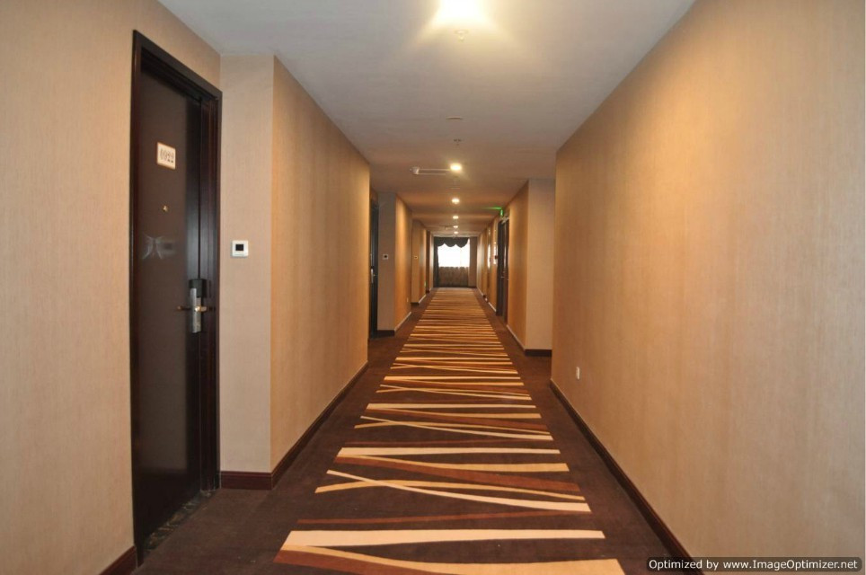 华美达大酒店主图