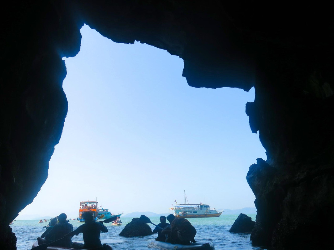 Sea Cave Canoe-普吉岛必去景点