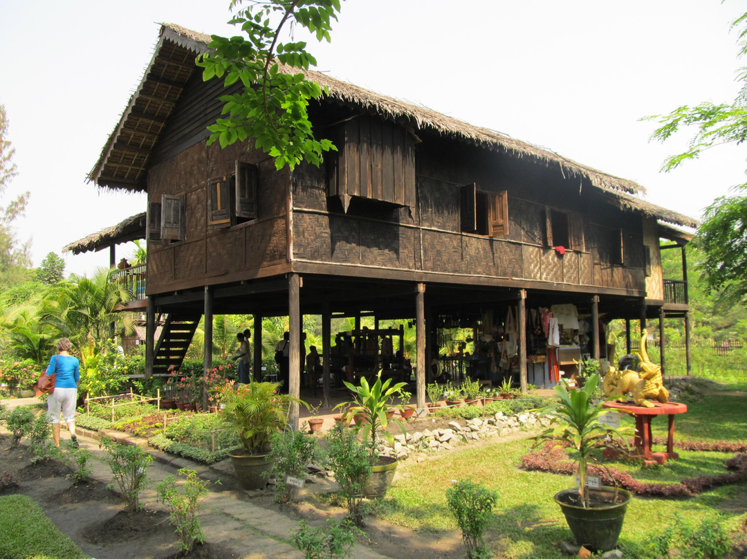 National Races Village-仰光必去景点