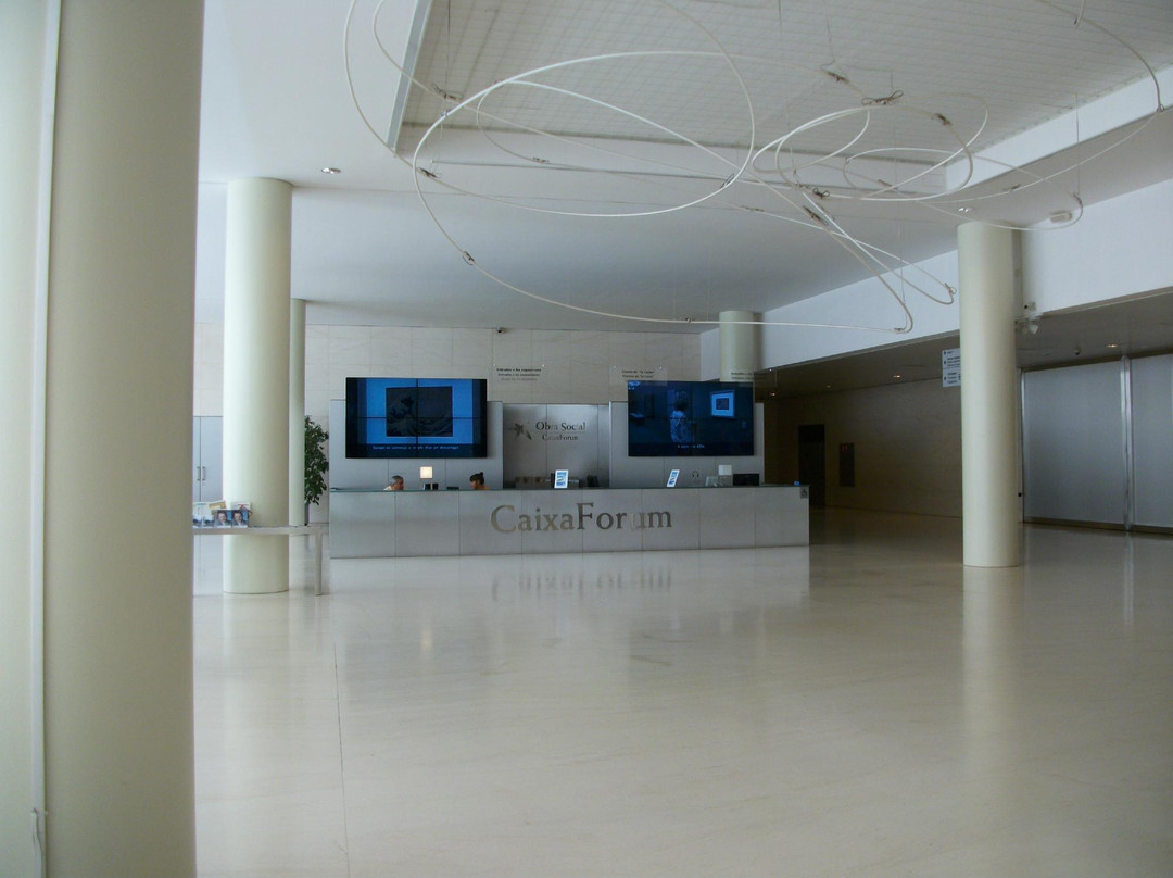 巴塞罗那 CaixaForum 展览中心-巴塞罗那必去景点