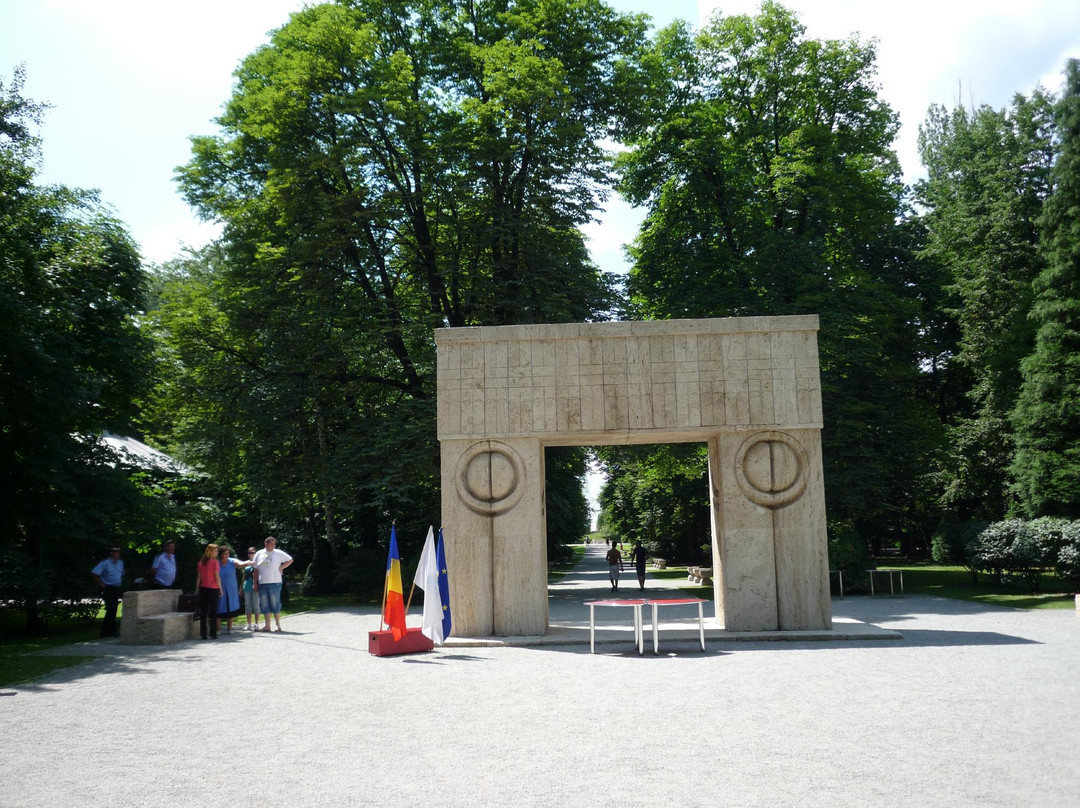 The Gate Of The Kiss景点图片