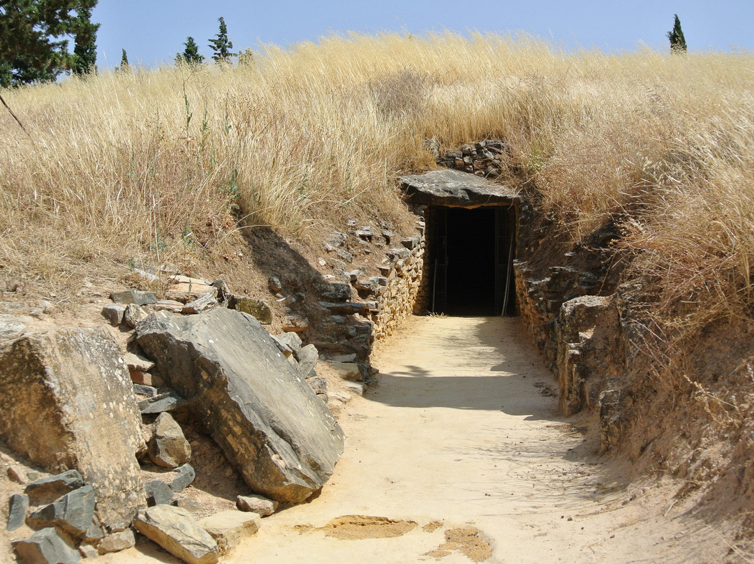 Dolmen del Romeral景点图片