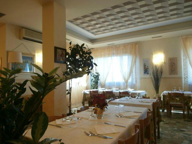 Sant'Angelo In Pontano餐馆和美食-Ristorante La Torre