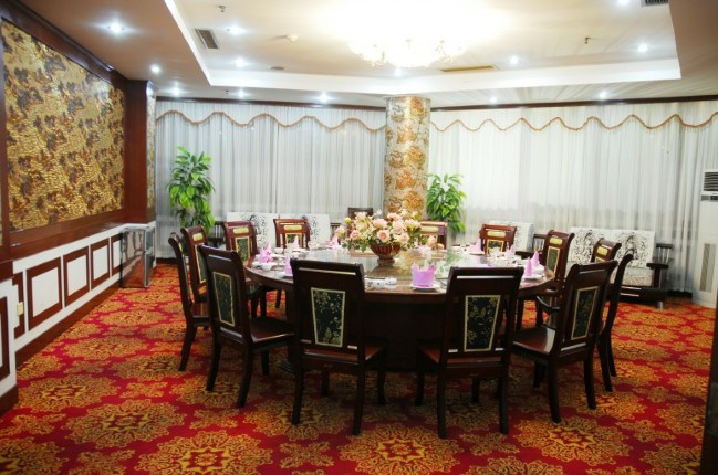 寰宇大酒店主图