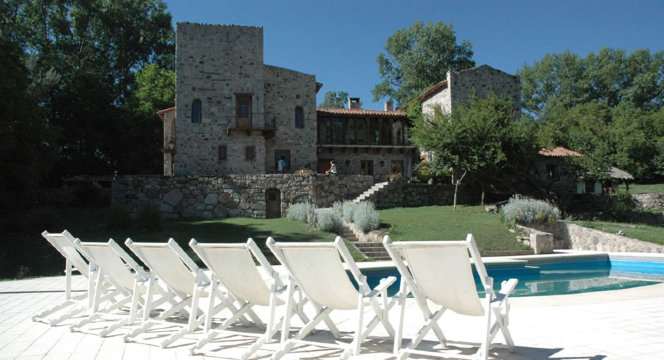 Castillo de Piedra-官方