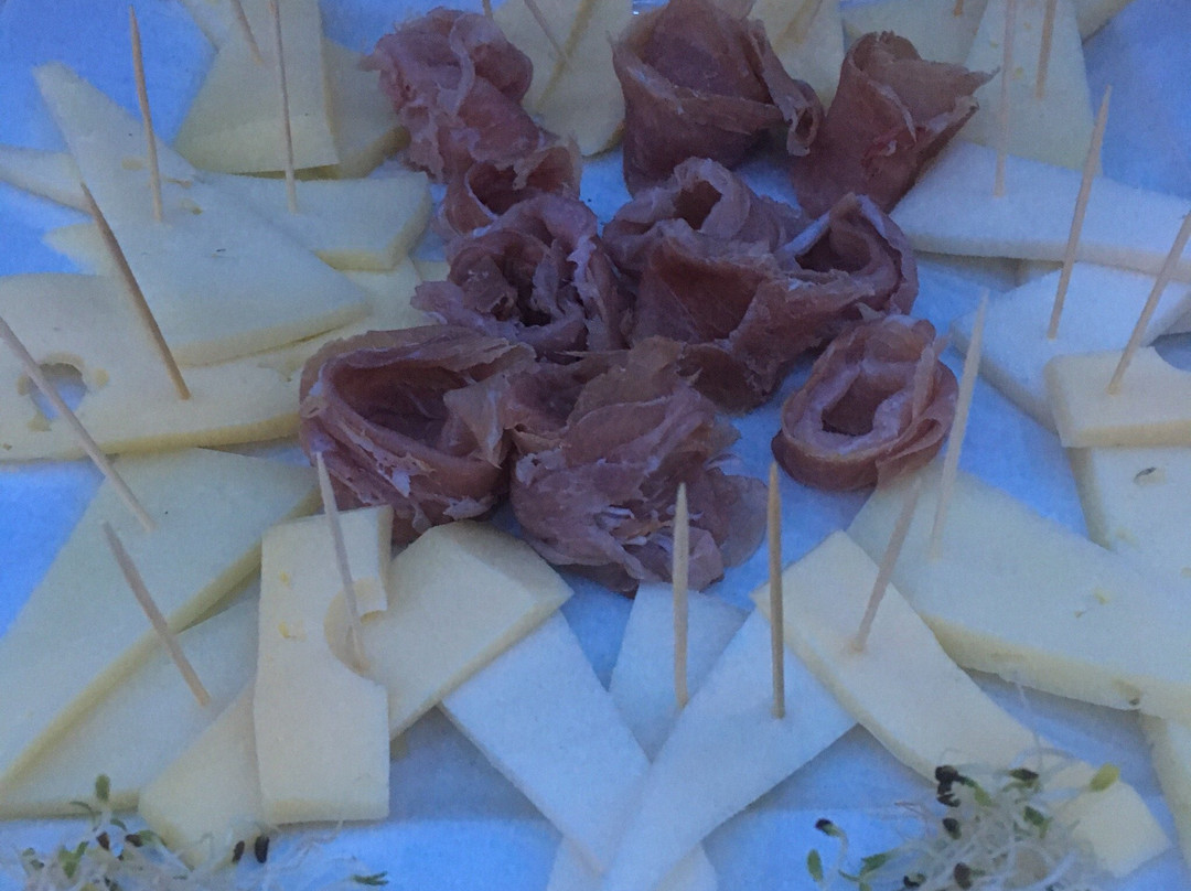 Cairo's Coffee & Casual Cuisine