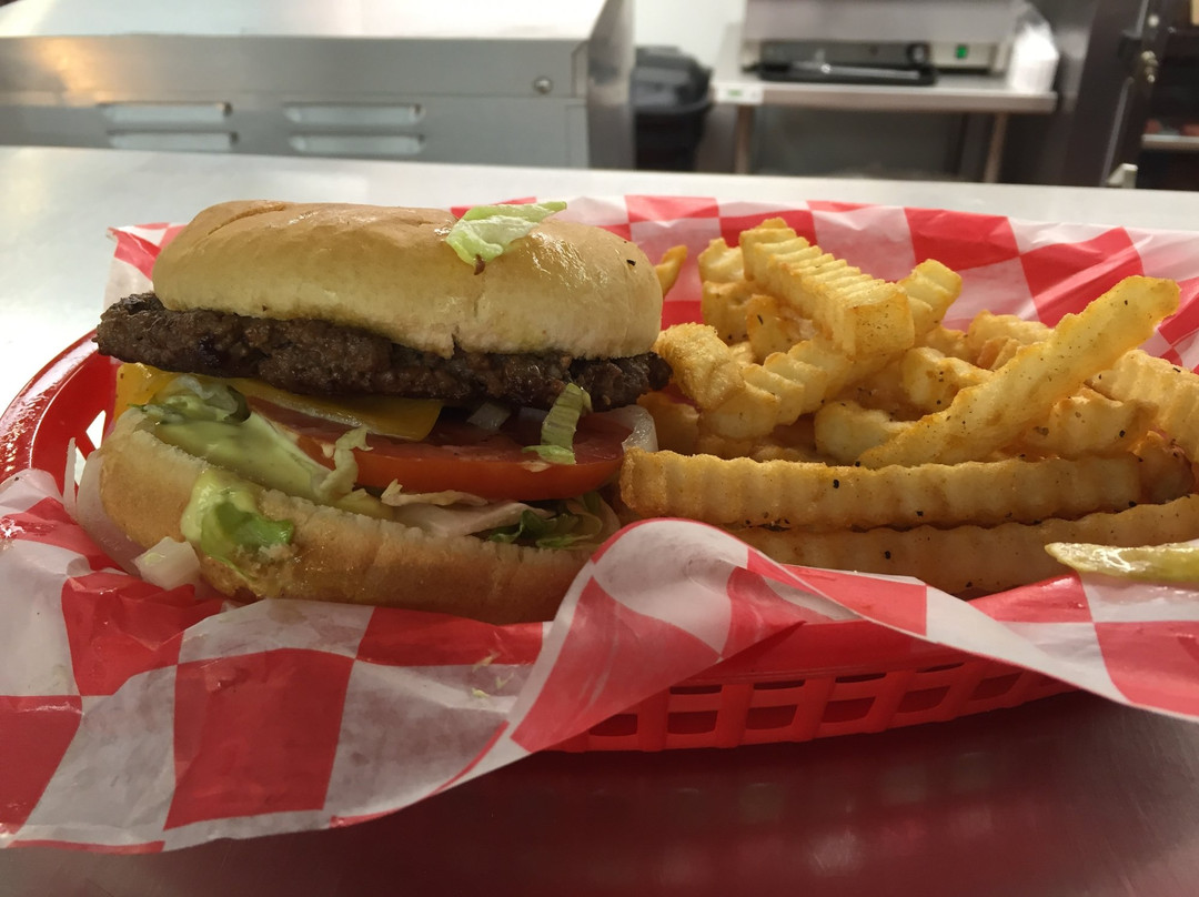 Sterling餐馆和美食-Happy Dayz Drive In and Diner