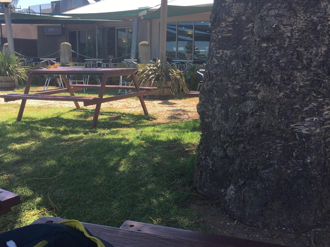 Nagambie Lakes Entertainment Centre - The Valley Hotel