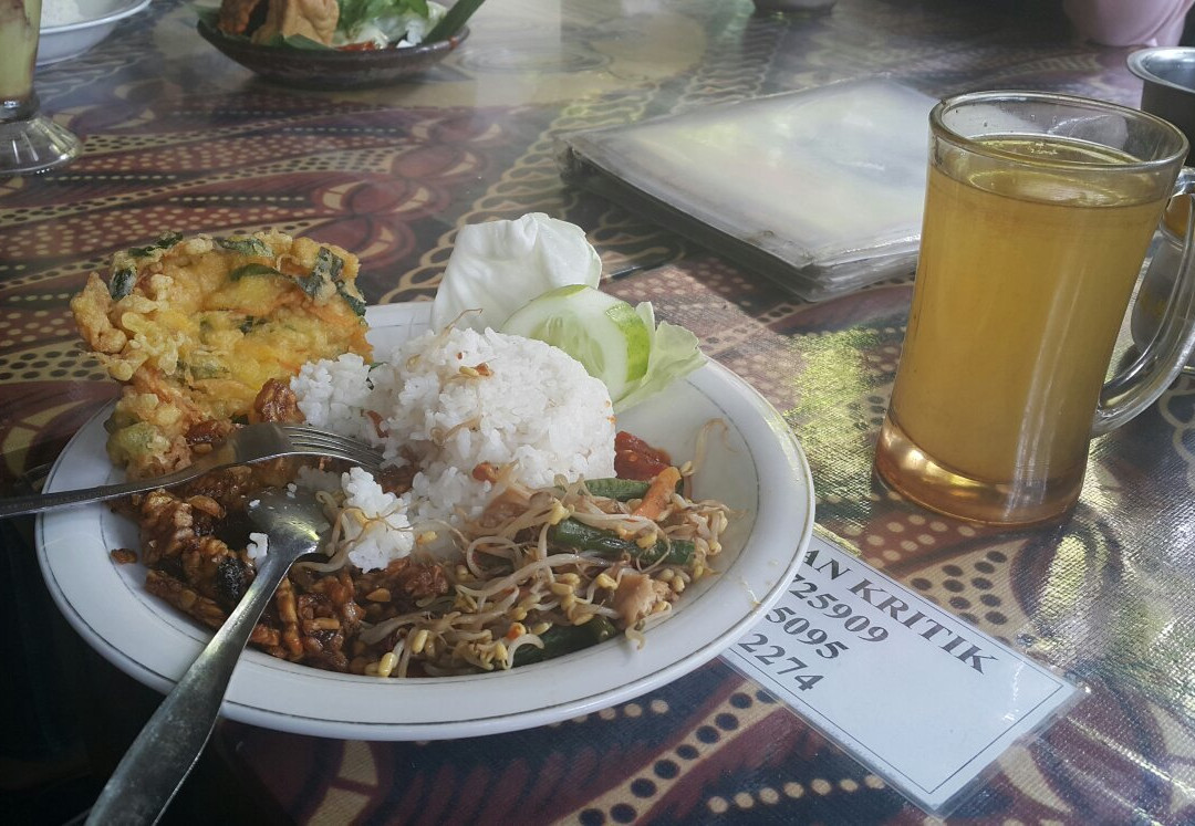 波诺罗戈餐馆和美食-Joglo Manis