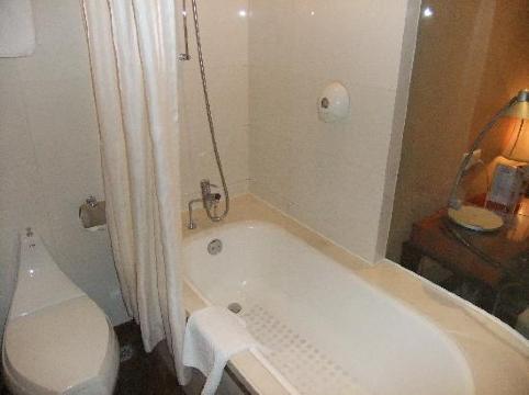 桔子酒店(上海外滩外白渡桥店)-浴室