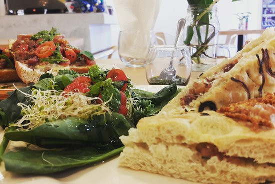 UMAMI - Coffee & Art