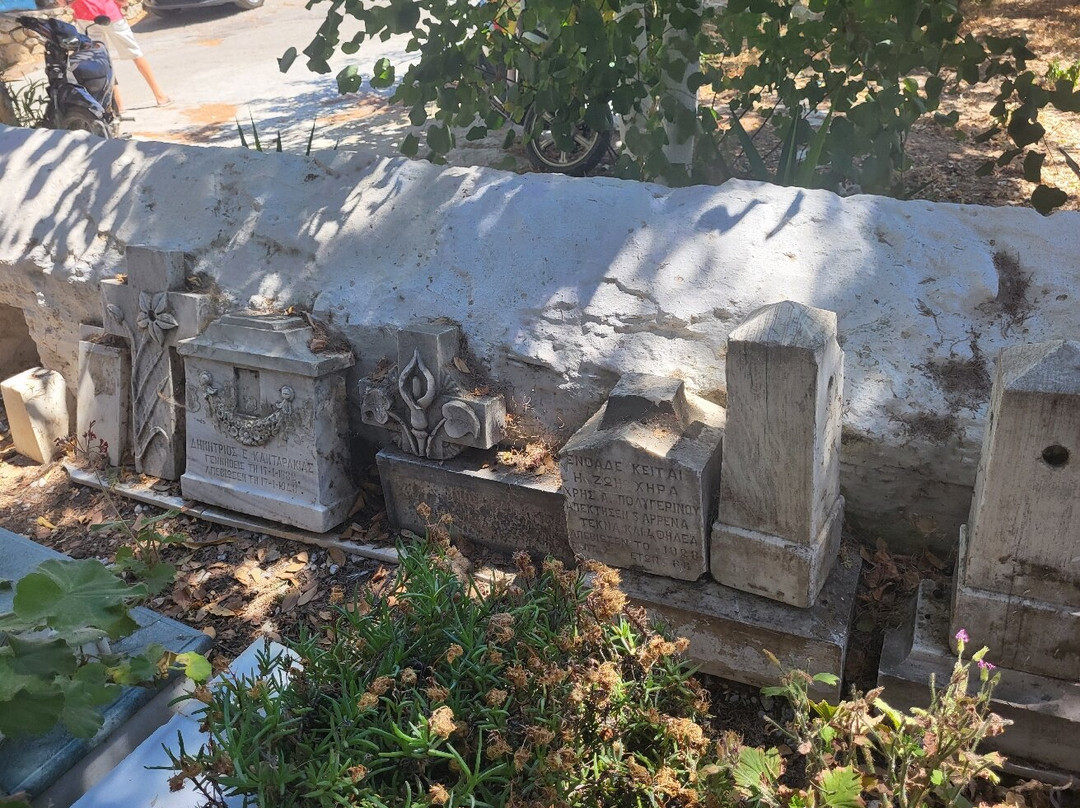 Skiathos Cemetery景点图片
