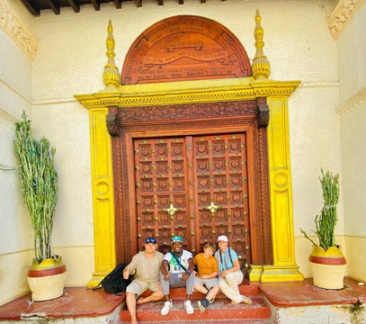 KIB tours and safaris-石头城必去景点