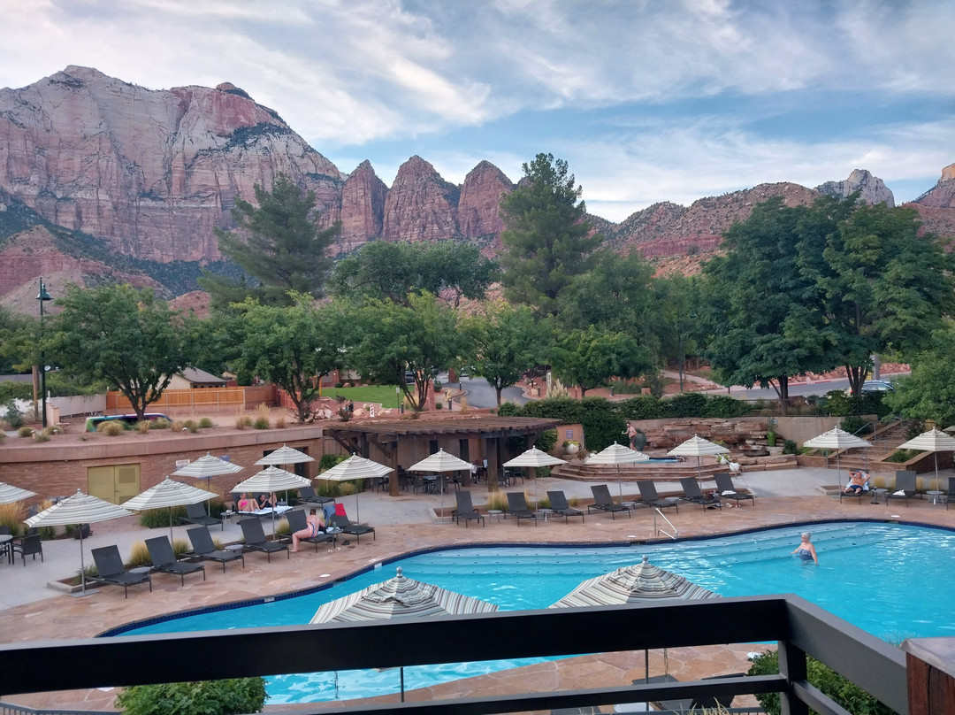 Desert Pearl Inn主图