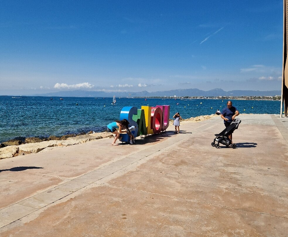 Sculpture Letres Salou-萨洛必去景点