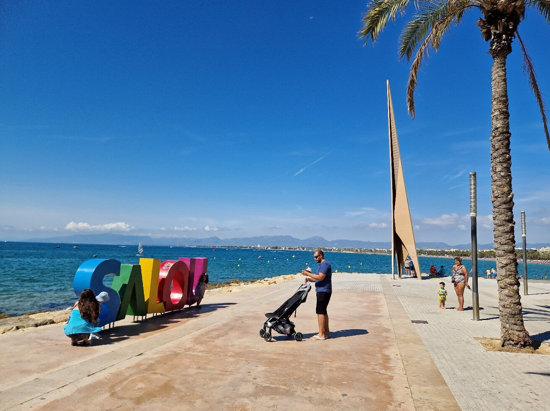 Sculpture Letres Salou-萨洛必去景点