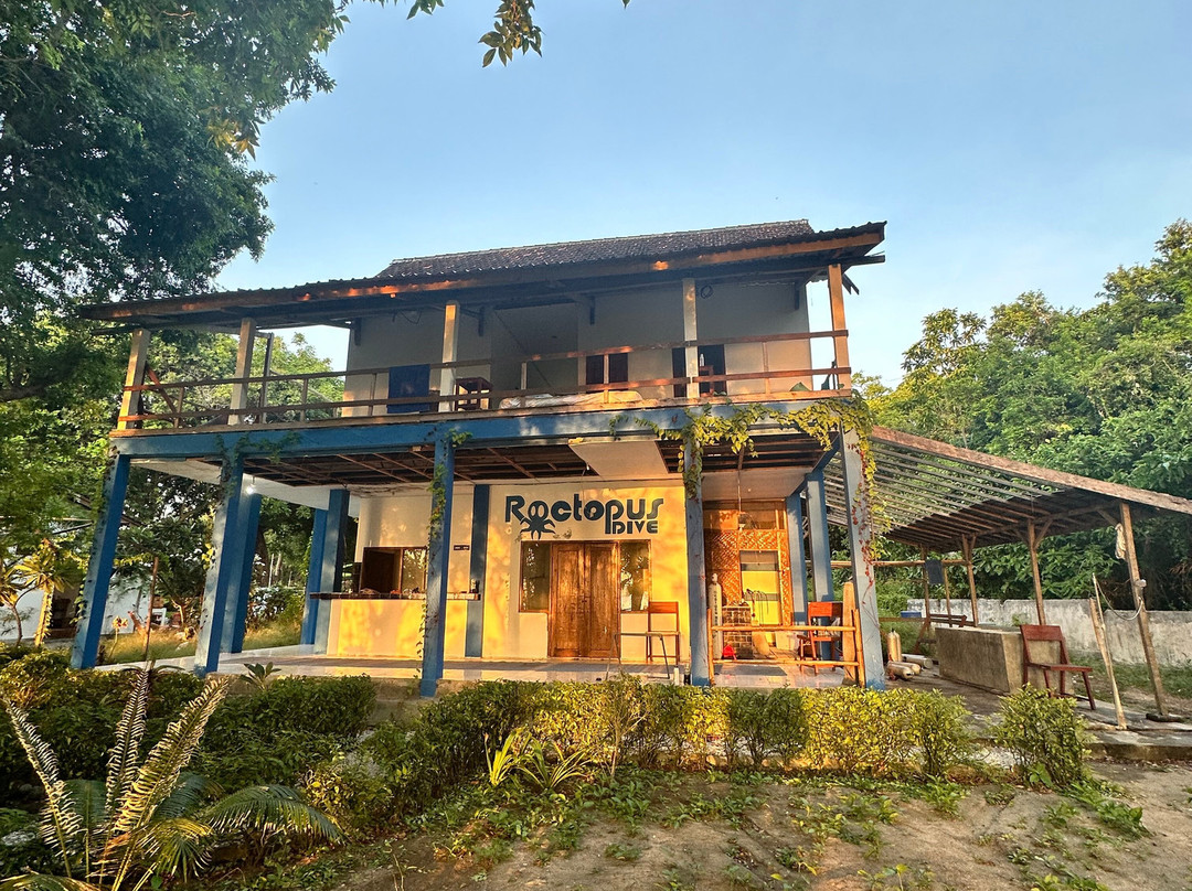 Moyo Island Resort主图