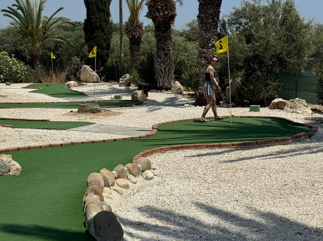 Island Cove Adventure Mini Golf-Geroskipou必去景点